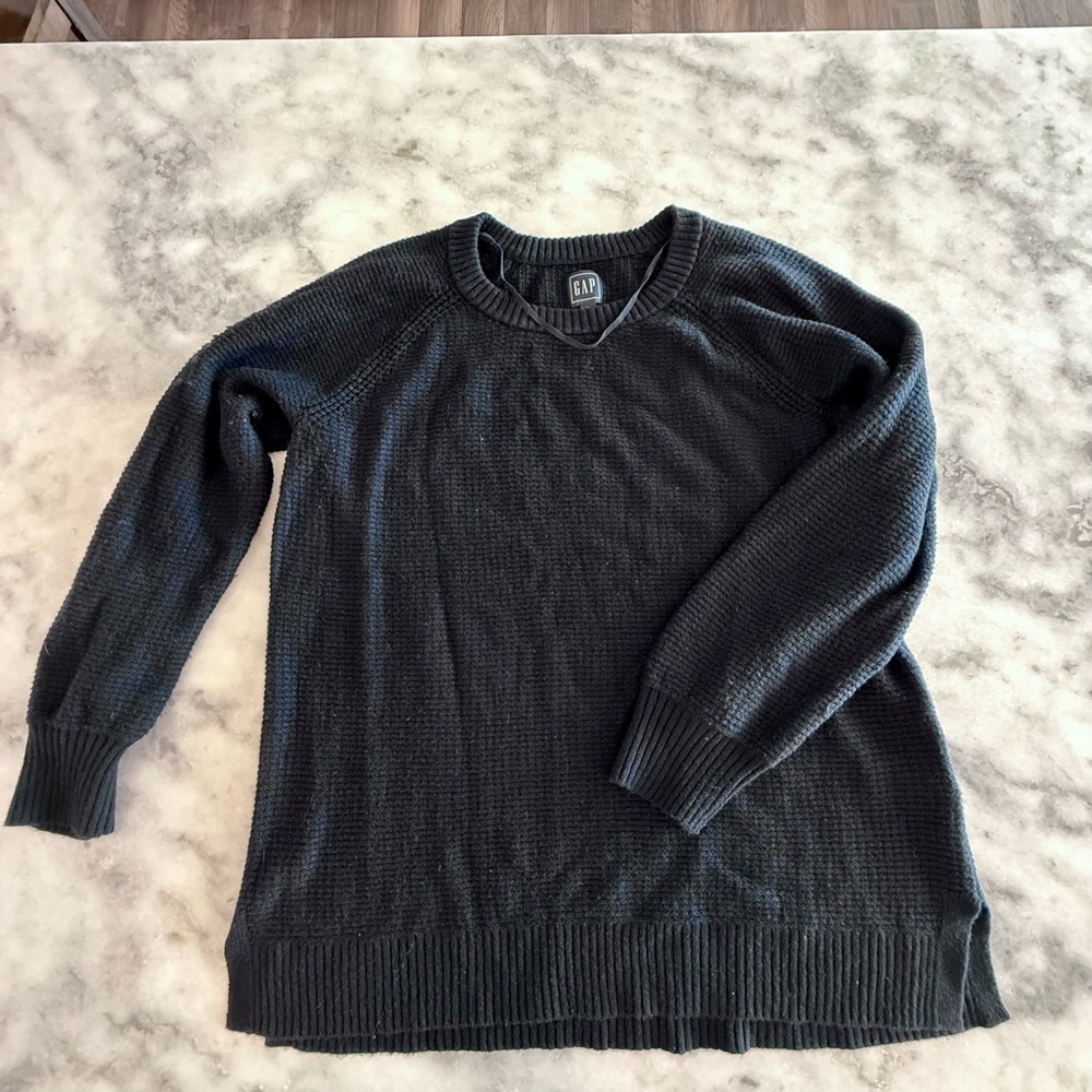 GAP women’s Dark Gray V-Neck Sweater